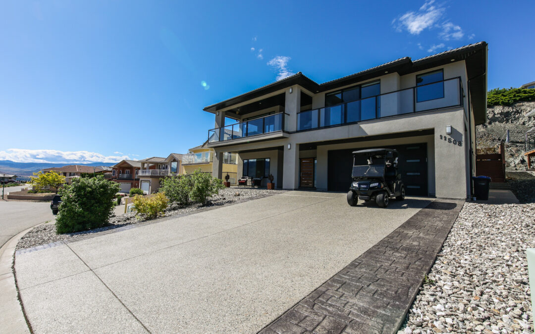 11508 LA COSTA LANE – OSOYOOS PRISTINE 2016 MODERN HOME WITH INCREDIBLE LAKE AND VALLEY VIEW!